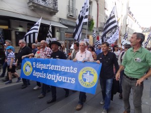 Banderole Produit en Bretagne Manifestation 27 septembre Nantes